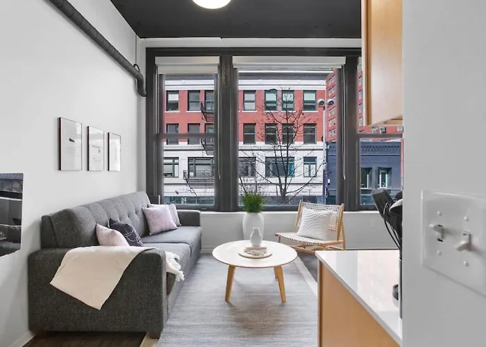 Upscale Apartment Suite - Close To Everything